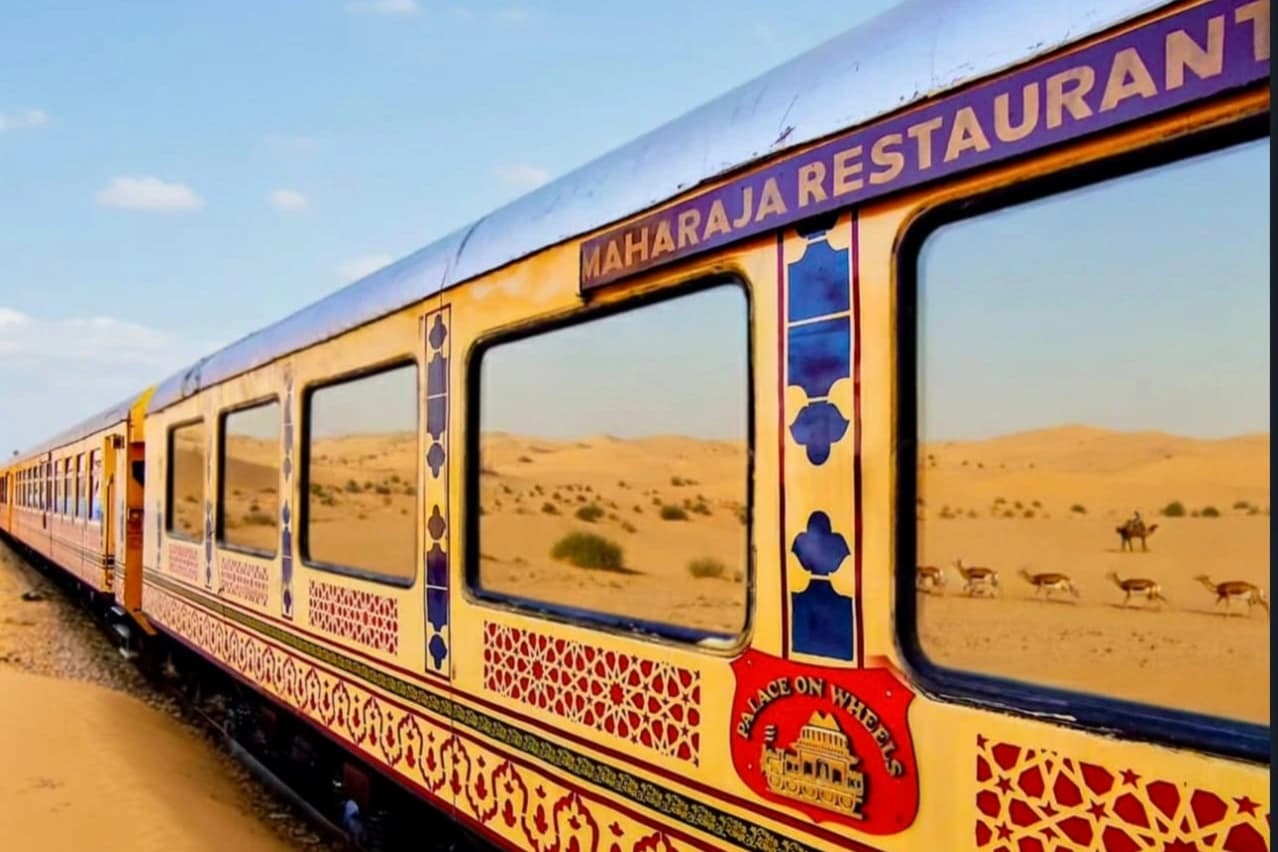 Palace on Wheels — view 5
